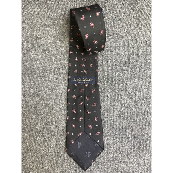 Brooks Brothers Makers and Merchants Black Paisley 100% Silk Tie EUC - Picture 2 of 4